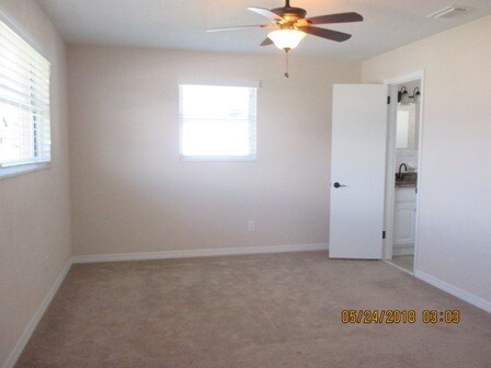 Building Photo - Gorgeous 3 Bedroom Beachside Home!