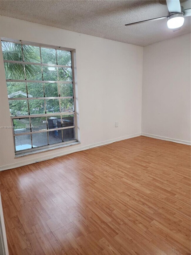 Building Photo - 7101 Miami Lakes Dr