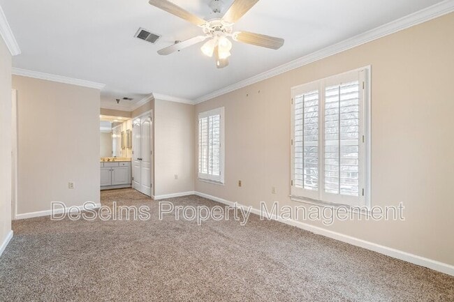 Building Photo - 5025 Hillsboro Pike