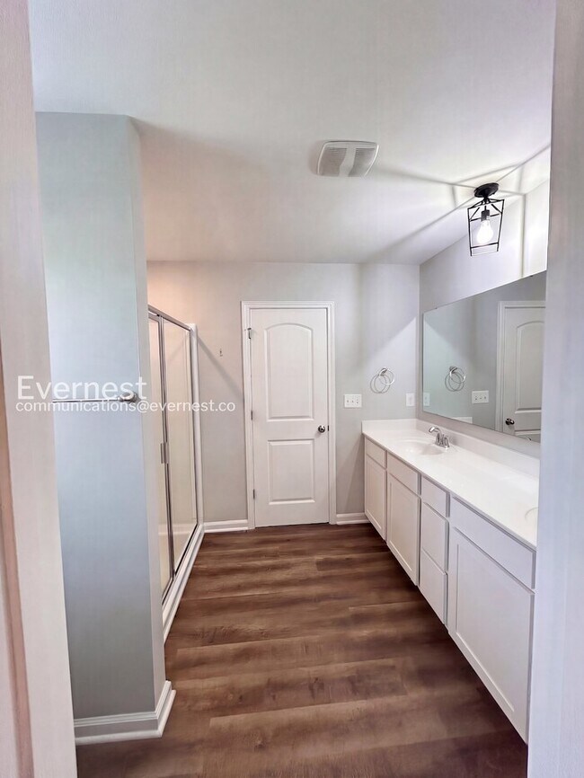 Building Photo - 1326 Bryson Ln