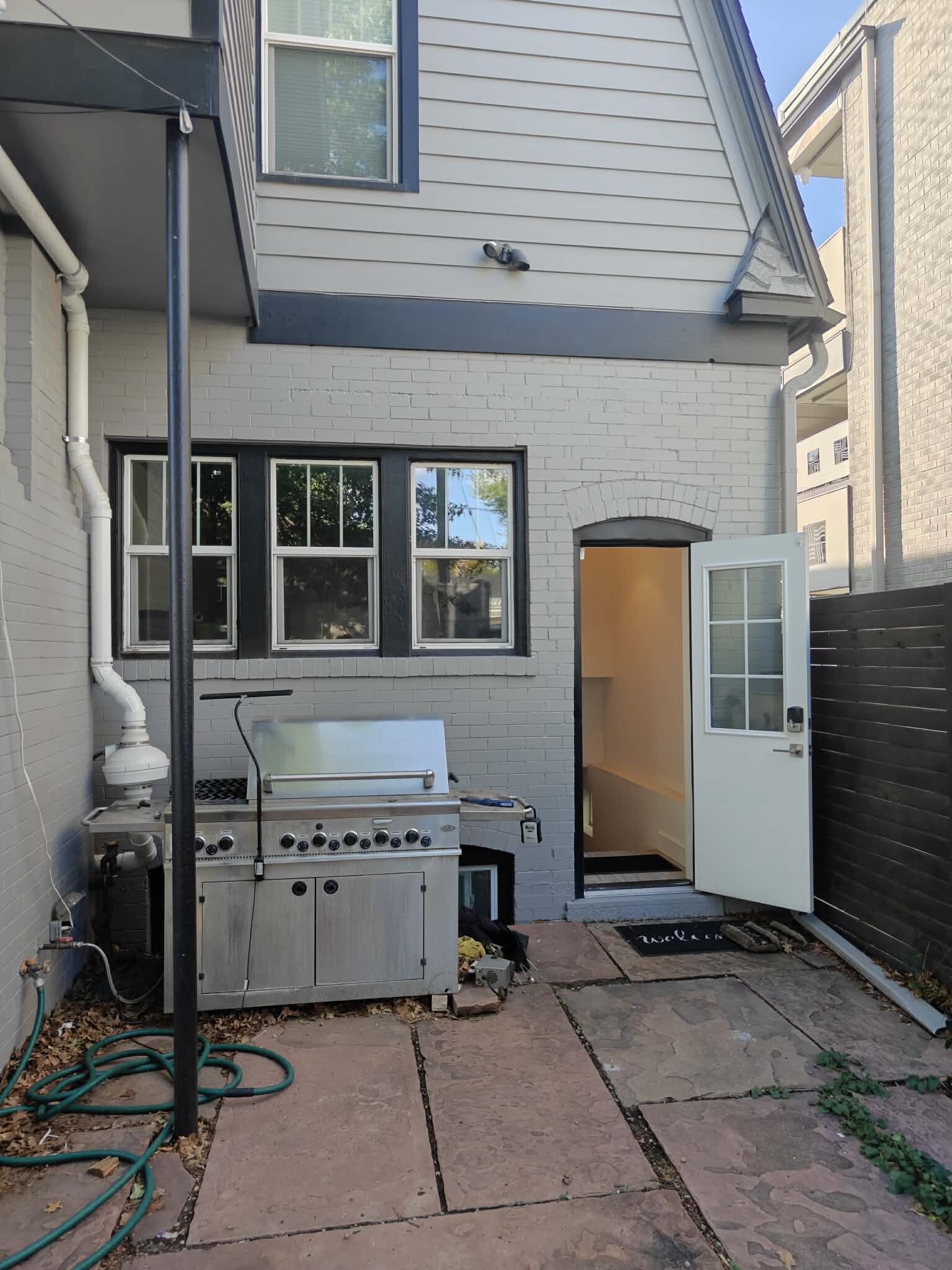 Building Photo - 544 N Logan St