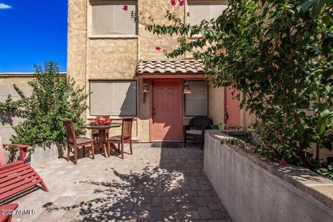 Building Photo - 948 S Alma School Rd