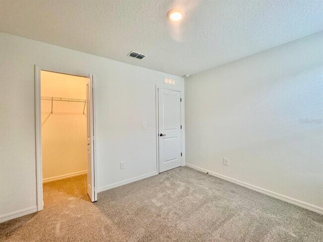 Building Photo - 17554 Pleasantview Blvd