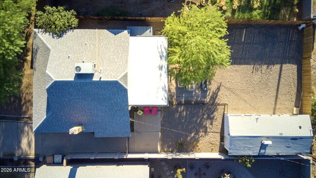 Building Photo - 1950 W Palm Ln