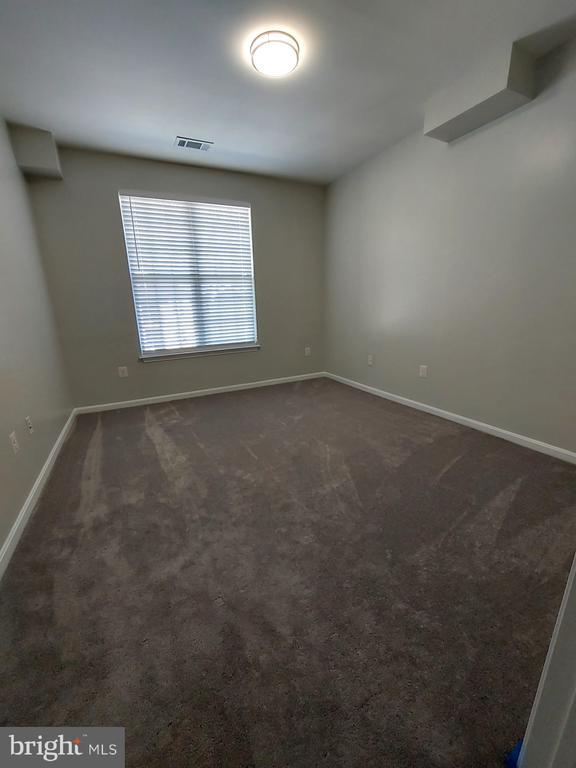 Building Photo - 21228 McFadden Square