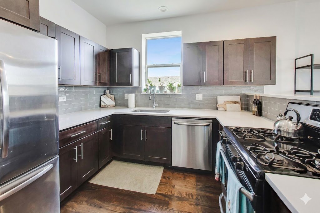 Building Photo - 504 S Oakley Blvd