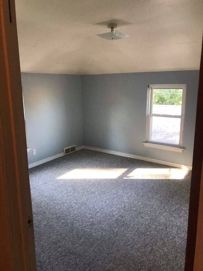 Building Photo - Keith St.