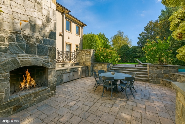 Building Photo - 8305 Fox Haven Dr