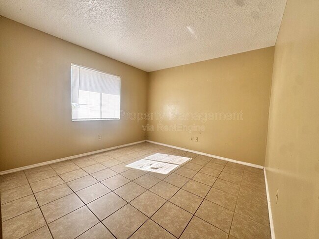 Building Photo - 154 La Paz Dr