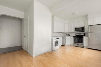 Building Photo - 76 Romaine Ave