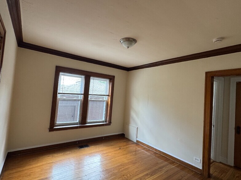 Building Photo - 3562 W Henderson St