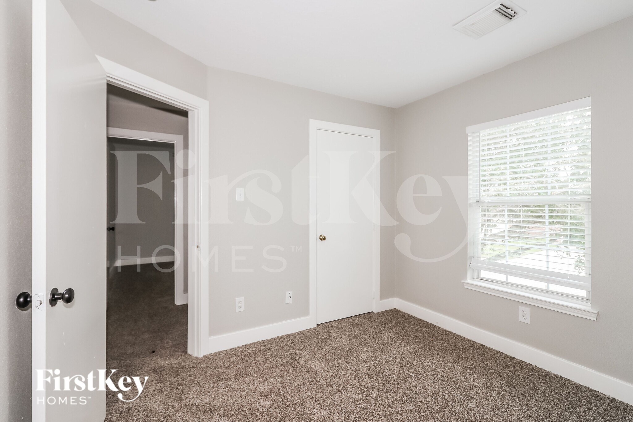 Building Photo - 256 Rolling Brook Dr