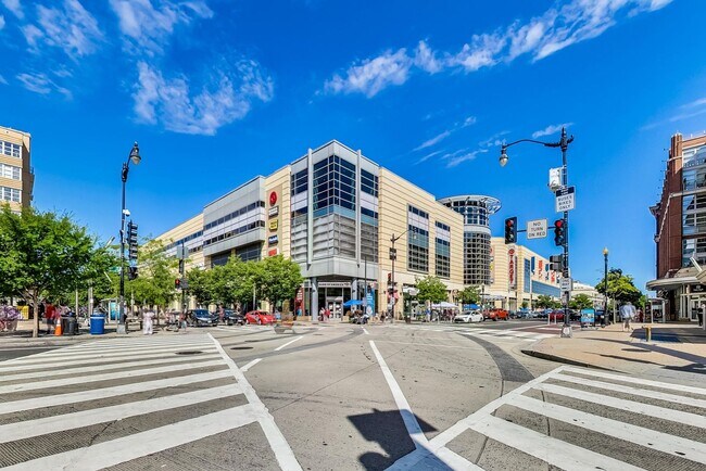 Building Photo - Gorgeous 2 bedroom 2 bath condo just steps from Columbia Hgts center $3,550