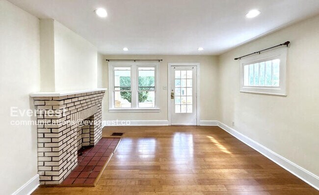 Building Photo - 783 Seymour Ave