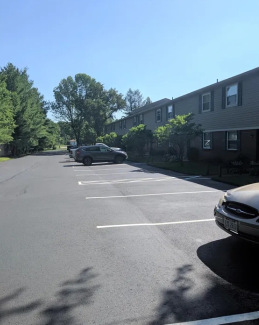 Building Photo - 102 E Main St