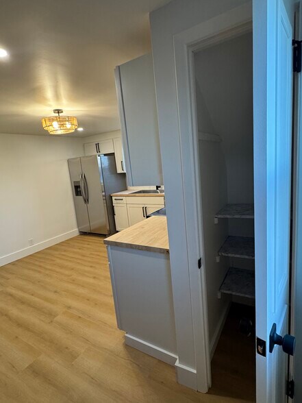 Pantry - 249 Dunlop Ave