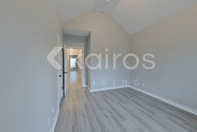 Building Photo - 45 HAWK LN