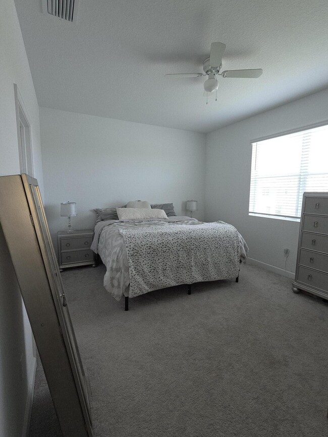 Building Photo - 512 Rivergrass St