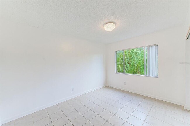 Building Photo - 603 N Keene Rd