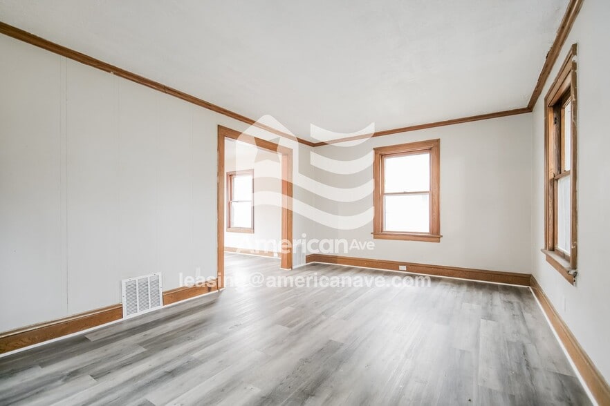 Building Photo - 247 Goodview Ave