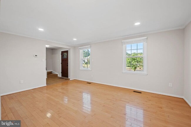 Building Photo - 3301 Fallowfield Dr
