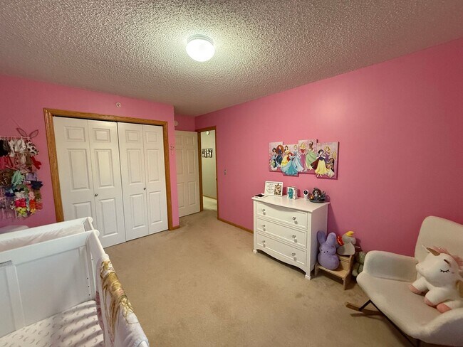 Building Photo - Beautiful 2 Bed, 2 Bath Townhome for Rent ...
