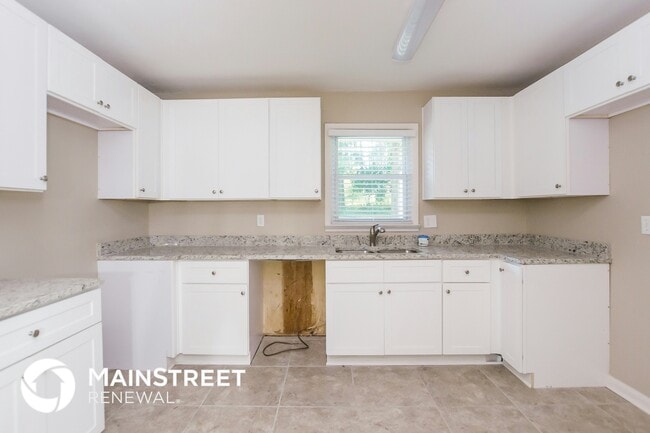 Building Photo - 418 Smyrna Powder Springs Rd SW