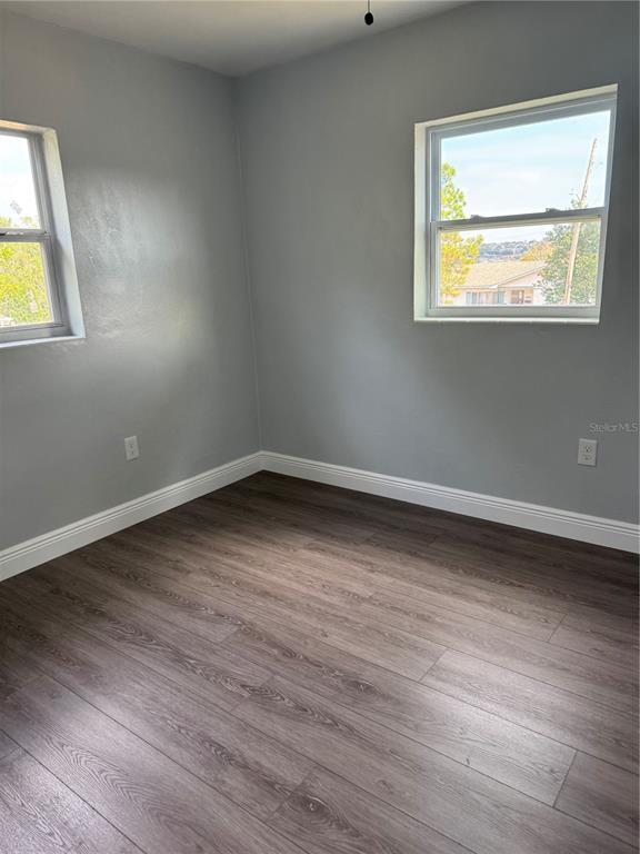 Building Photo - 1160 Lakeview Dr