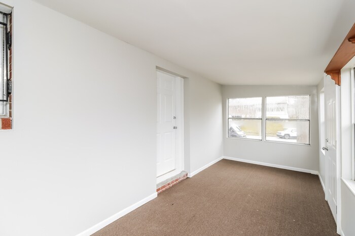 Building Photo - 1061 Albany Terrace