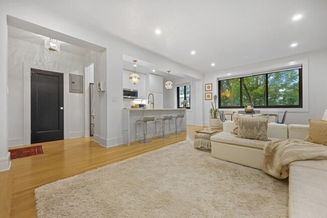 Building Photo - 47 Lafayette Pl