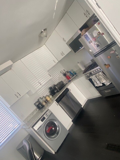 Building Photo - 4200 H St SE