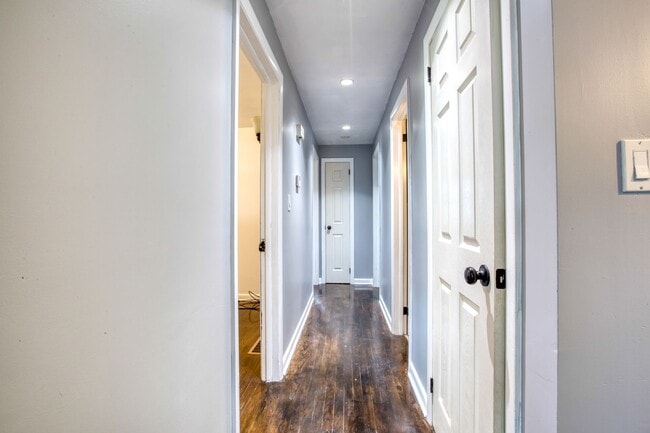 Building Photo - Beautiful 3 Bedroom Single family Home for Rent in Quiet Neighborhood