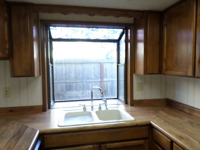 Building Photo - 1149 Progress Dr