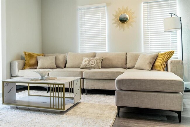 Building Photo - 4327 17th Ave S