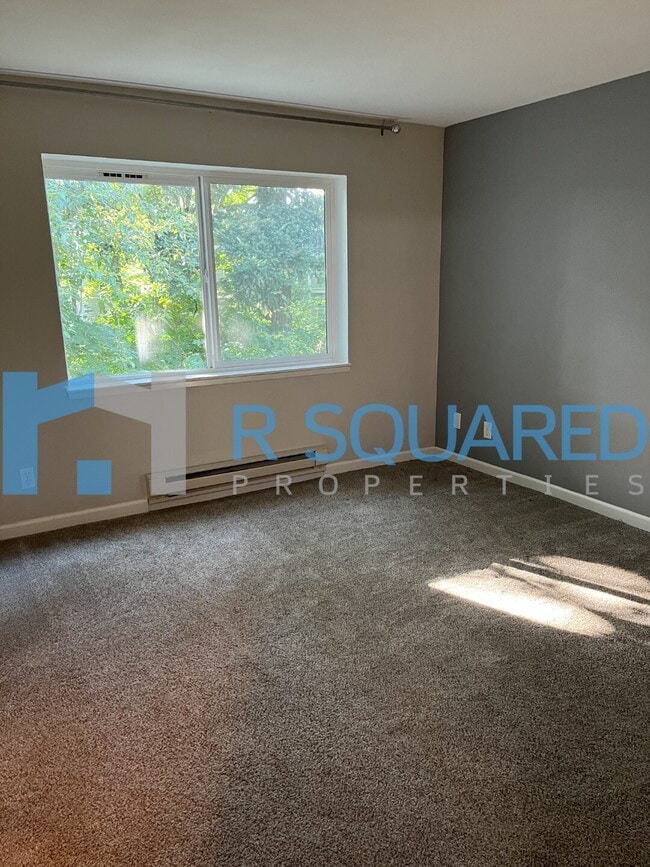 Building Photo - 975 Aberdeen Ave NE