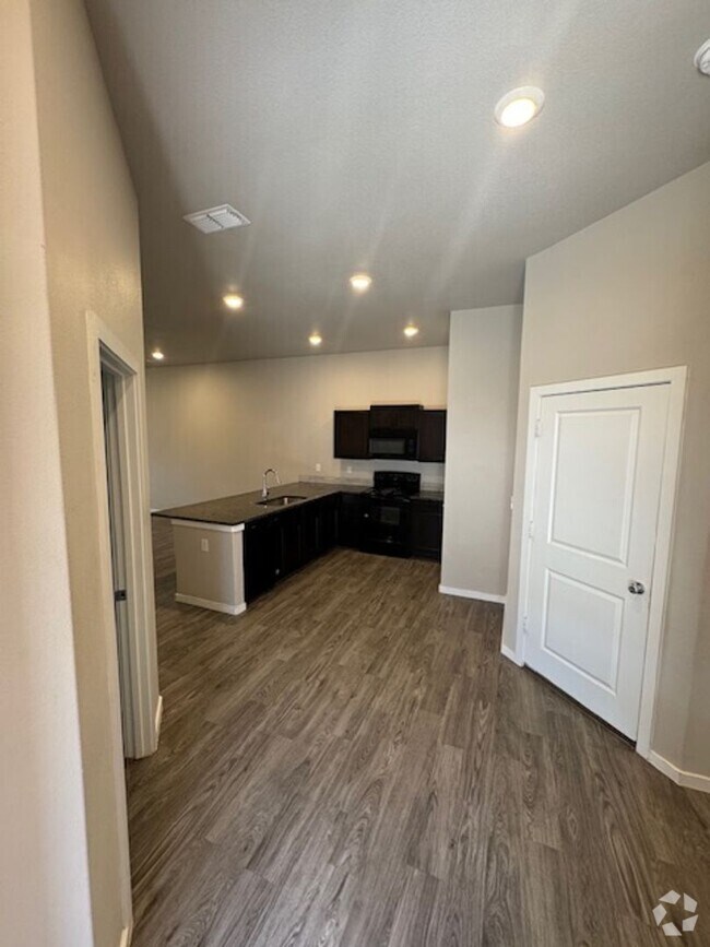 Building Photo - Upland Heights- 7047