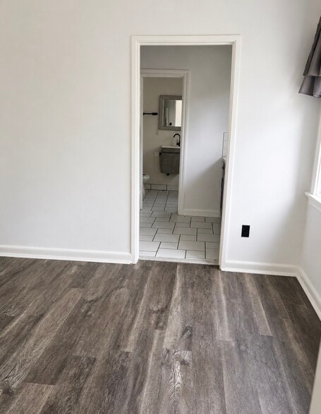 Building Photo - 821 S Grevillea Ave