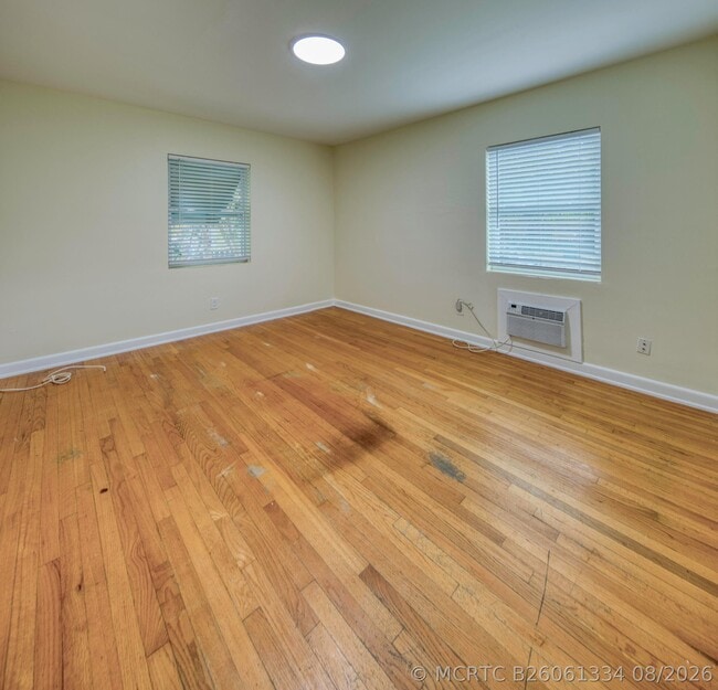 Building Photo - 629 S K St