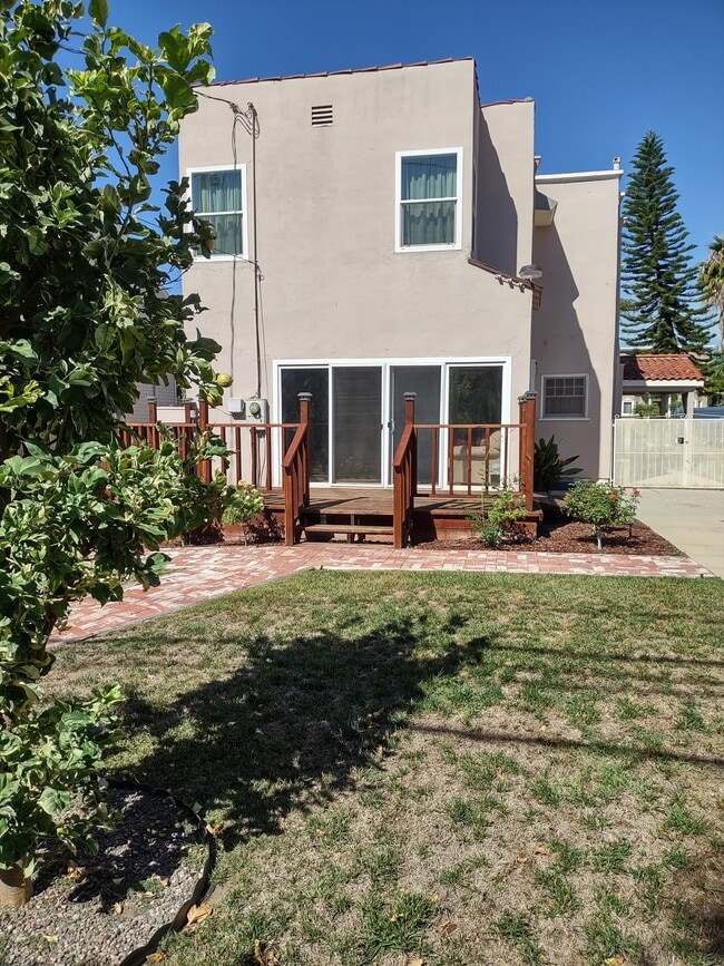 backyard - 2142 S Victoria Ave