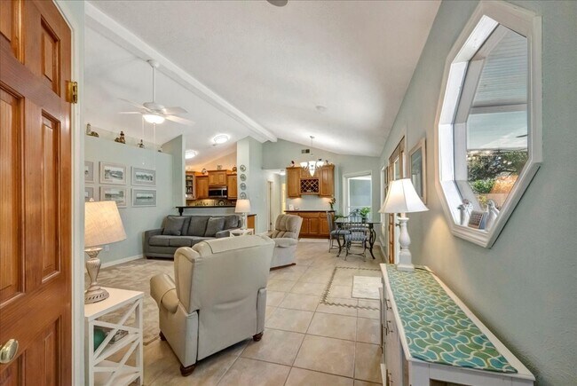 Building Photo - 16702 Dale Oak Way