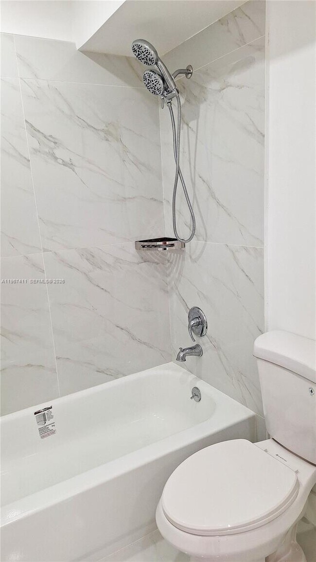 Building Photo - 10875 SW 112th Ave