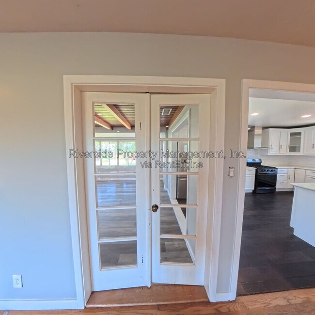 Building Photo - 4025 Terracina Dr