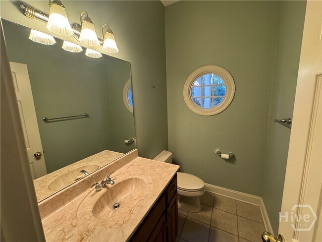 Building Photo - 2 Wakefield Pl