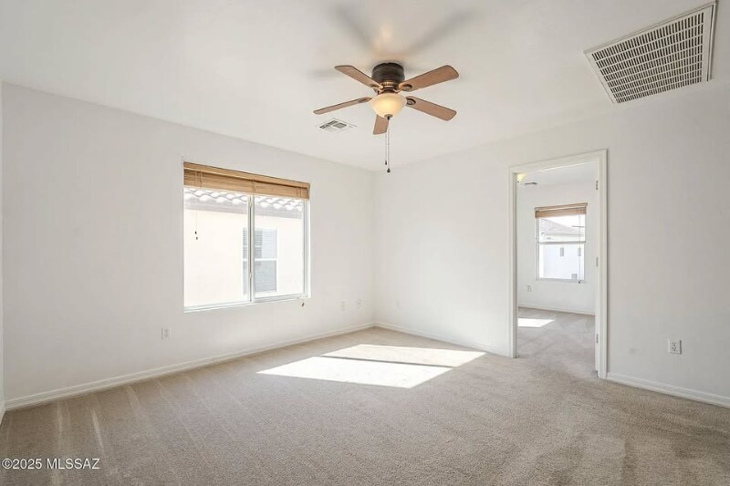 Building Photo - 1053 S Pantano Overlook Dr