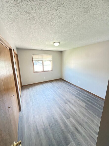 Building Photo - 703 11th Avenue B Ct