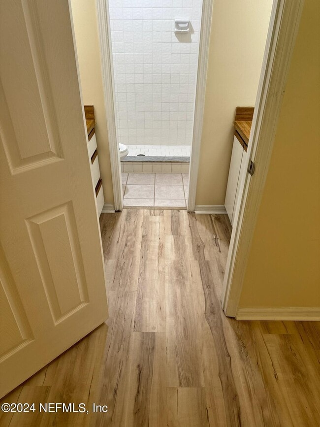 Building Photo - 7620 Baymeadows Cir W