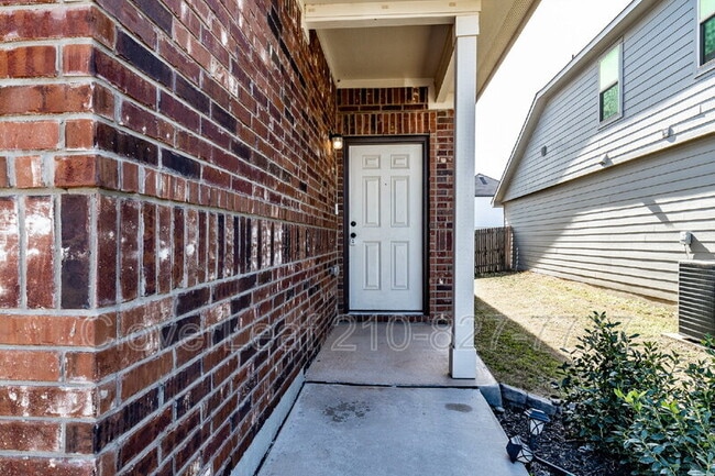 Building Photo - 2450 Dry Moss Way