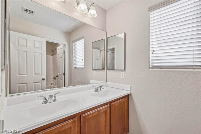 Building Photo - 8160 Royal Arches St