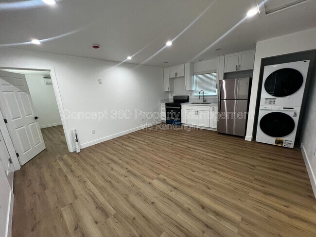 Building Photo - 14101 Anderson Pl