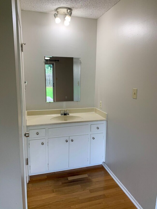 Building Photo - Great Home in North Austin!